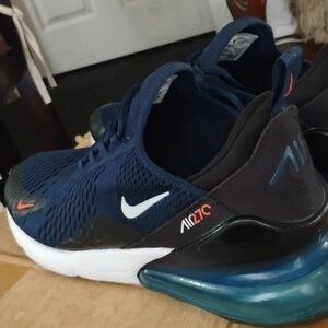 Nike Air Max 270